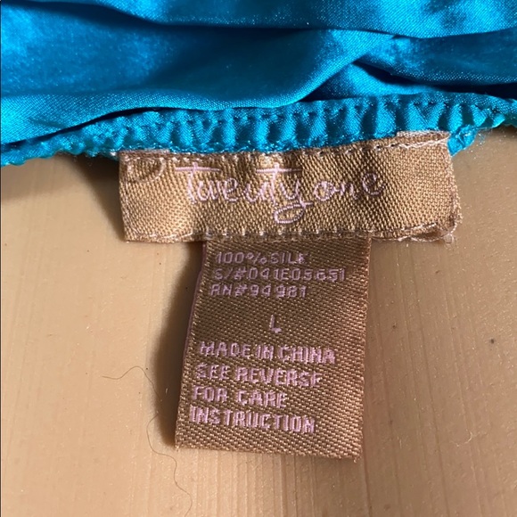 Twenty one halter top - Picture 4 of 4